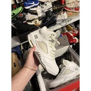 Jordan retro 5 white metallic sz 8.5